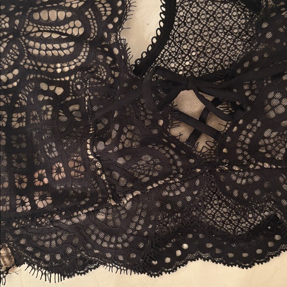 $44.50 NEW Victorias Secret Bralette Small Black NWT - Picture 3 of 6